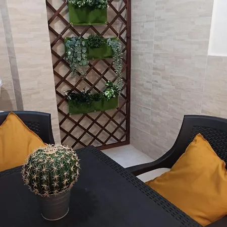 Con Cortile A 30 Mt. Dal Mare Apartman