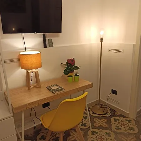 Con Cortile A 30 Mt. Dal Mare *